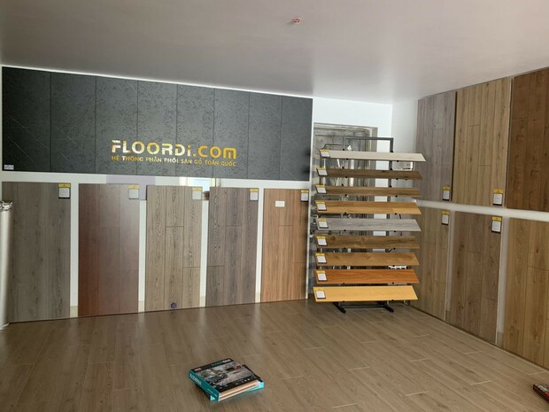 Mua sàn gỗ cao cấp nhập khẩu nên chọn hệ thống lớn